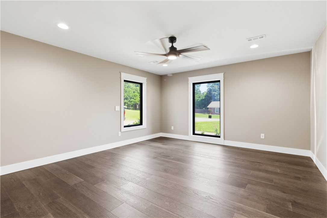 Oaks Manor Sub - Residential