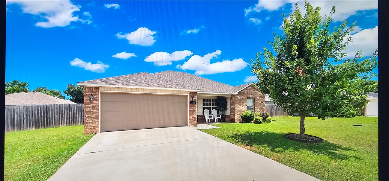 Check out this charming 1,225 sqft home tucked away in a peaceful neighborhood. Inside, you'll find a cozy kitchen with everything you need—pantry, dishwasher, electric range, and microwave—perfect for cooking up your favorite meals. With 3 bedrooms and 2 bathrooms, there's plenty of room to unwind, A cute backyard that's just right for relaxing or hanging out. Don’t miss your chance to make this lovely spot your own, new roof in 2025.