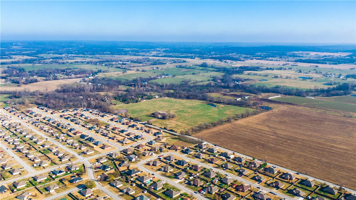 Pea Ridge - Land