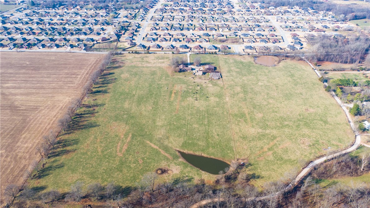 Pea Ridge - Land