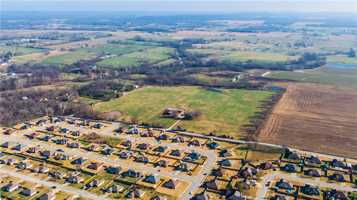 Pea Ridge - Land