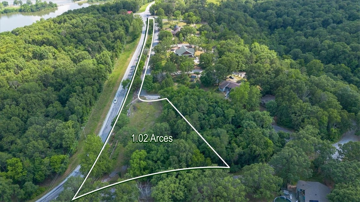 This stunning 1.02-acre lot in Highland Estates offers the perfect setting to bring your dream home to life! The land has already been cleared and provides access from an alternate entry point, making it ready for your vision. Ideally located just minutes from Hickory Creek Park and Marina, you'll enjoy both convenience and natural beauty.