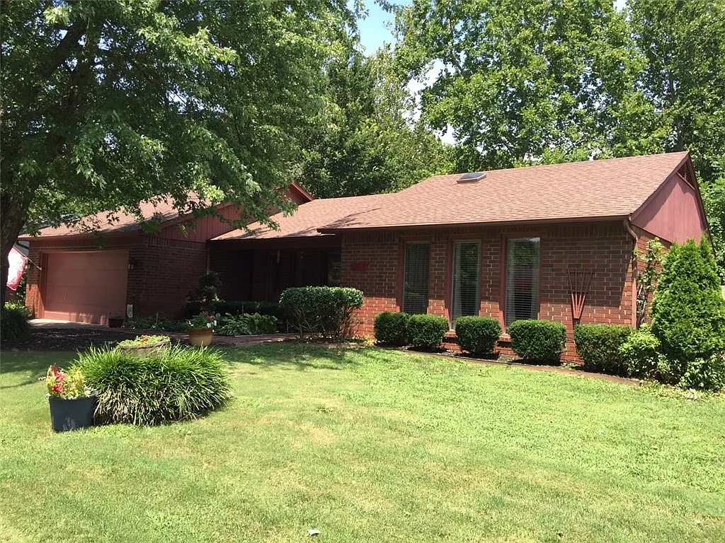 This well-maintained home offers a prime central location in East Fayetteville, just minutes from Whole Foods, the mall, and a wide variety of restaurants, shopping, and everyday conveniences. Featuring 3 spacious bedrooms and 2 full bathrooms, this home boasts an open-concept layout perfect for both relaxing and entertaining. The interior is highlighted by granite countertops throughout, durable laminate wood flooring, and abundant natural light.

Step outside to a fully fenced backyard complete with a deck ideal for outdoor dining, pets, or enjoying quiet evenings. Nestled in an older, mature, and well-established neighborhood, you'll appreciate the charm, tree-lined streets, and peaceful suburban feel. Residents can also enjoy nearby walking trails, making it easy to stay active while soaking in the natural surroundings.

A perfect blend of comfort, convenience, and location this home is ready to welcome you!

Tenant to maintain lawn and pay for all utilities. Looking for a 1 year lease.