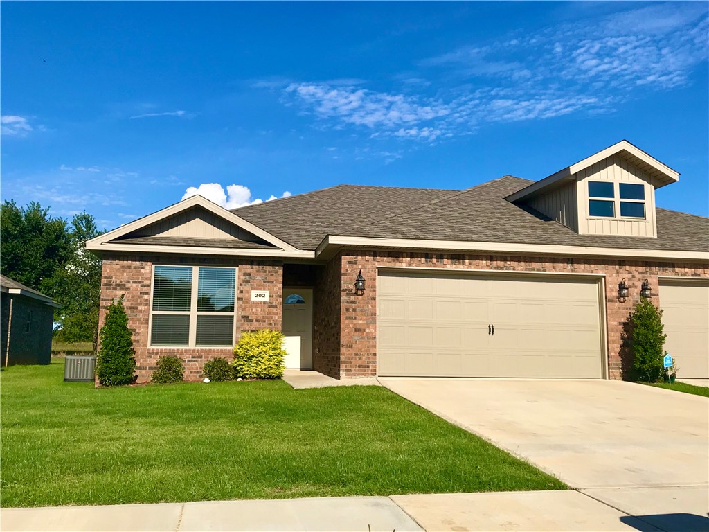 Spacious 3 bed 2 bath duplex in central Pea Ridge just minutes from Bentonville and Rogers. This open floor plan features hardwood tile throughout the common areas and in the kitchen enjoy granite counters and stainless steel appliances including the fridge. This home also features large bedrooms with luxurious vinyl tiled floors and in the master bathroom you will find plenty of storage and counter top space with dual sinks and a large walk in shower. Also included with this home is a Washer and Dryer! Outback lounge or BBQ on the spacious covered patio that opens up to a level spacious yard. Lawn care and landscaping included. Yards are not fenced other than a divider fence between units. Pets are allowed with an additional $250 per pet refundable deposit. An additional monthly pet rent applies.