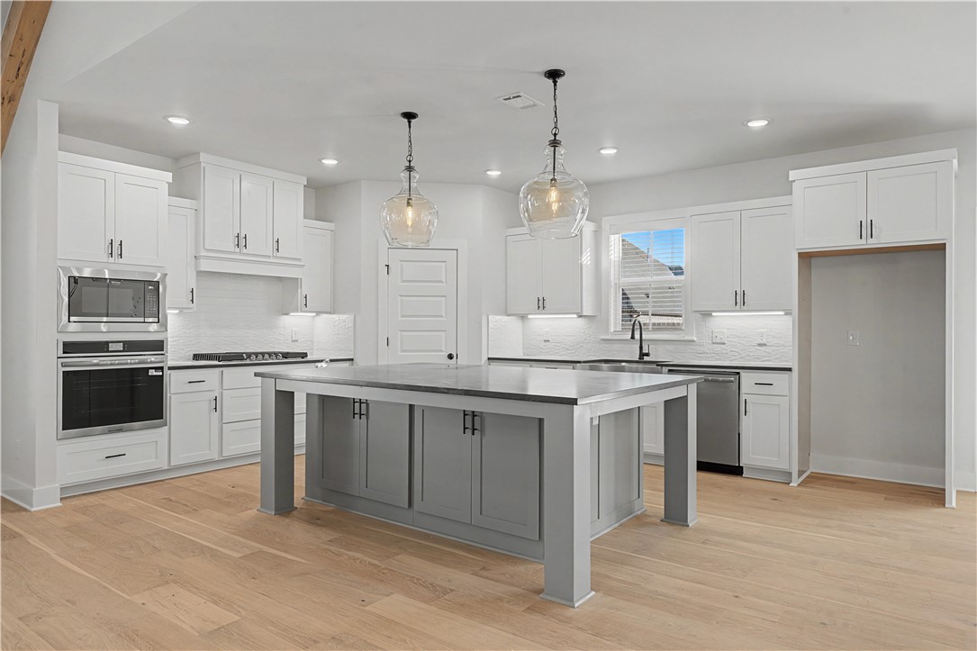 MAPLE ESTATES PH III-CENTERTON - Residential