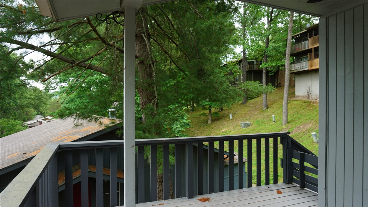 Townhouse Tct 3 A/K/A Drake Court Bvv - Residential