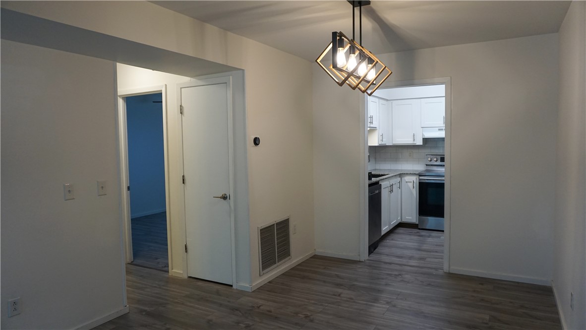 Townhouse Tct 3 A/K/A Drake Court Bvv - Residential