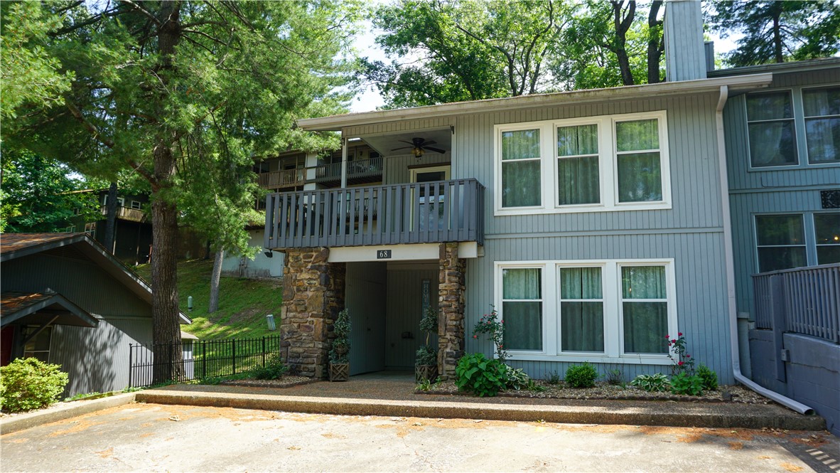 Townhouse Tct 3 A/K/A Drake Court Bvv - Residential