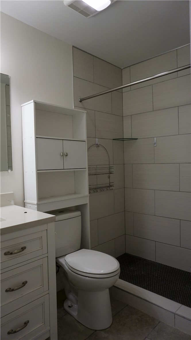Townhouse Tct 3 A/K/A Drake Court Bvv - Residential