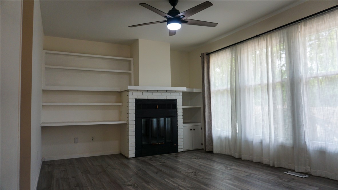 Townhouse Tct 3 A/K/A Drake Court Bvv - Residential