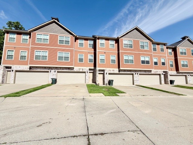 Beautiful townhouse off I49! Townhouse has 2 beds, 2.5 baths, 2 car garage with open concept layout. Kitchen and living area are complete with walk out patio, pantry, island, and all appliances. Enclosed deck off kitchen! Great location that is just minutes away from University of Arkansas, shopping and easy access to I-49. We process applications as we receive and once an application is approved, we reach out for deposit. Deposit secures the unit not the application. Please be aware of scams. Our application process is to be paid online through a secure portal, and we do not accept cash, CashApp, Venmo, and/or PayPal.