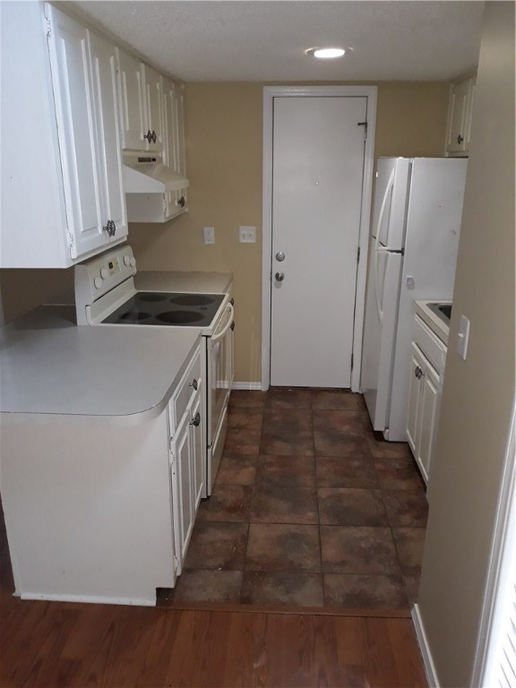 Affordable & Renovated! 2 Bedroom 2 bath condo with all the appliances, including washer and dryer.  $650 a month with a $650 Security Deposit.  Pets under 10lbs are negotiable but must be approved by property manager with a $250 Pet Deposit.  No Cats are allowed.