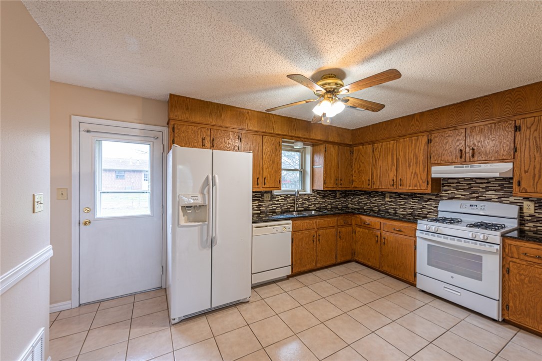 Meadowlark Estates - Residential Lease
