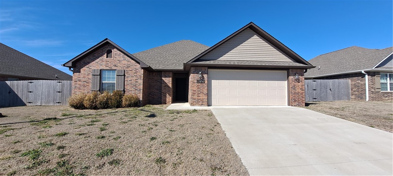 Great Newer 3 Bedroom, 2 Bath home in the Sunset Ridge subdivision of Genrty.  Granite Counters and Refrigerator included for tenant use.  Gentry Schools.  Fully Privacy Fenced bsckyard.