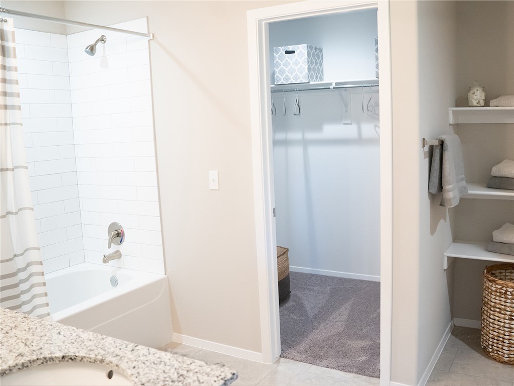 WALNUT HILL SUB PH VI-PEA RIDGE - Residential