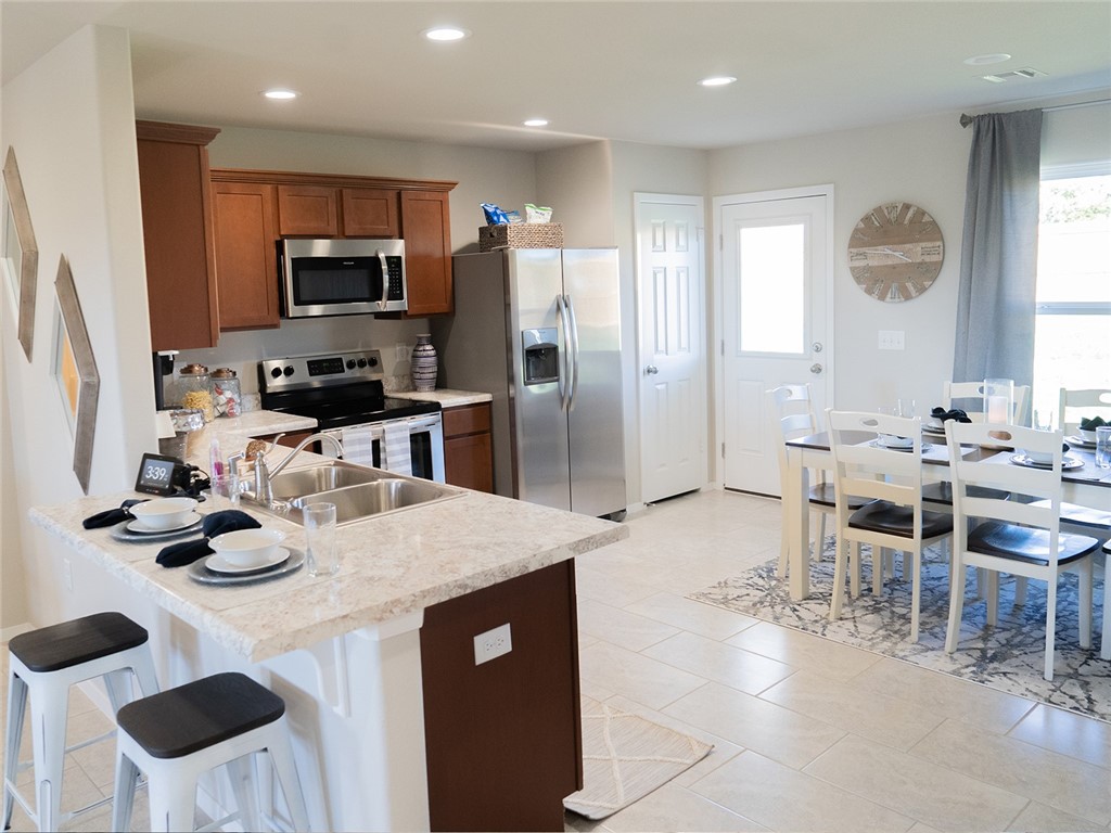 WALNUT HILL SUB PH VI-PEA RIDGE - Residential