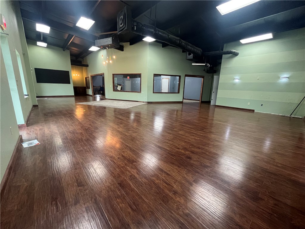 Carneys Corner Siloam Spgs - Commercial Lease