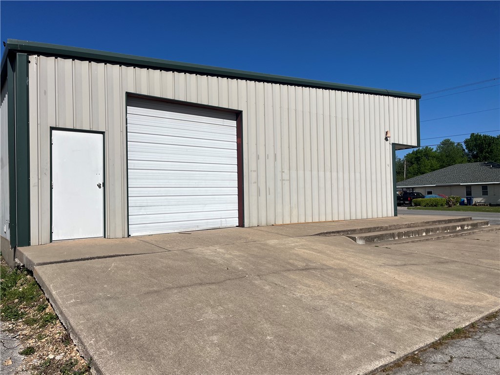Carneys Corner Siloam Spgs - Commercial Lease