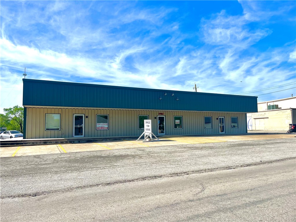 Carneys Corner Siloam Spgs - Commercial Lease