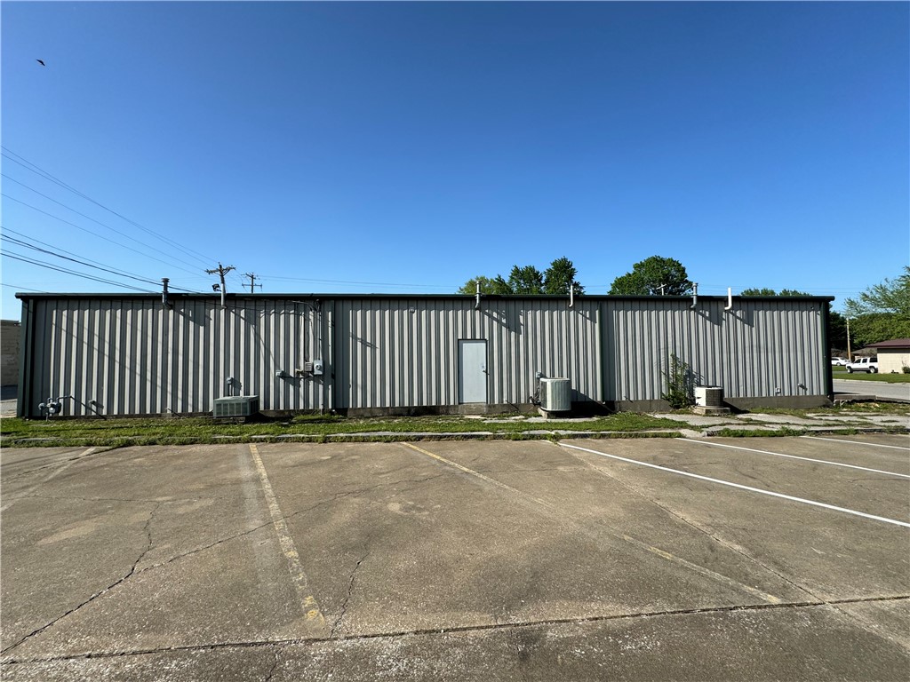 Carneys Corner Siloam Spgs - Commercial Lease