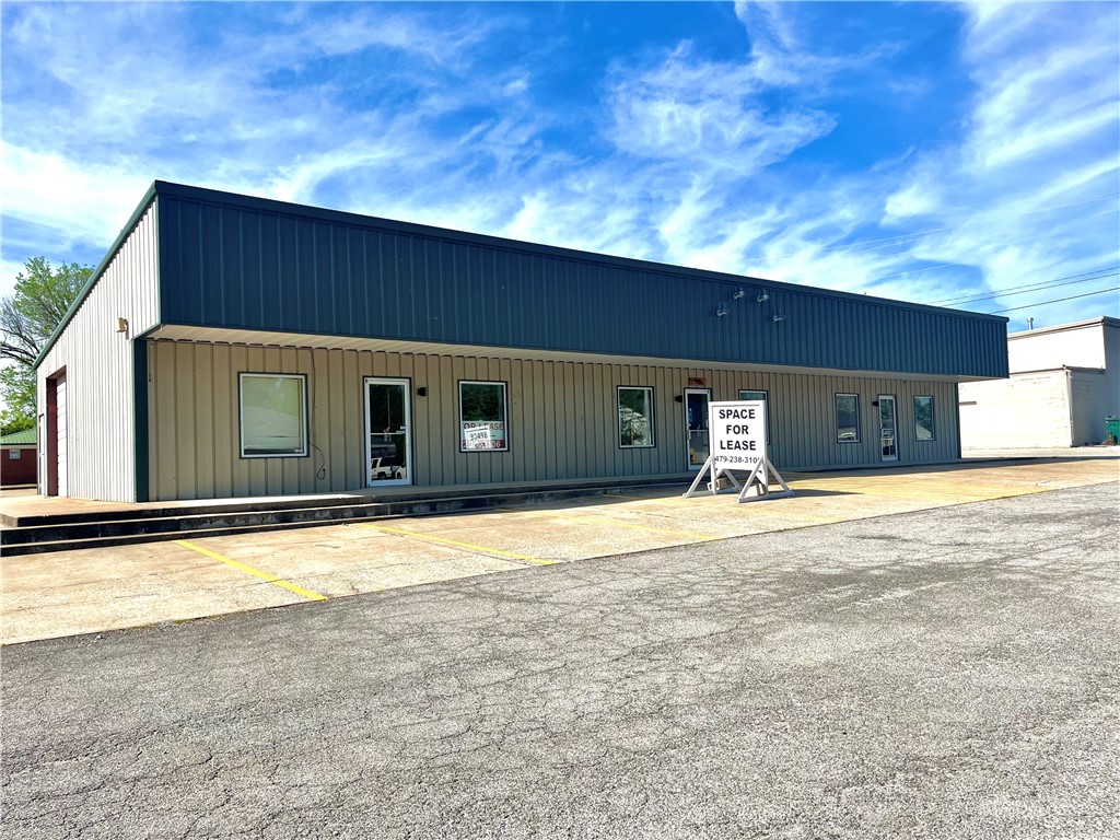 Carneys Corner Siloam Spgs - Commercial Lease