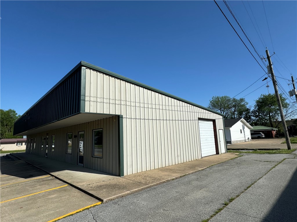 Carneys Corner Siloam Spgs - Commercial Lease