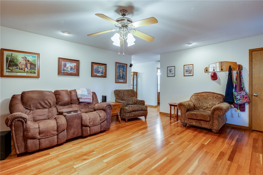 32-21-28-GARFIELD - Residential