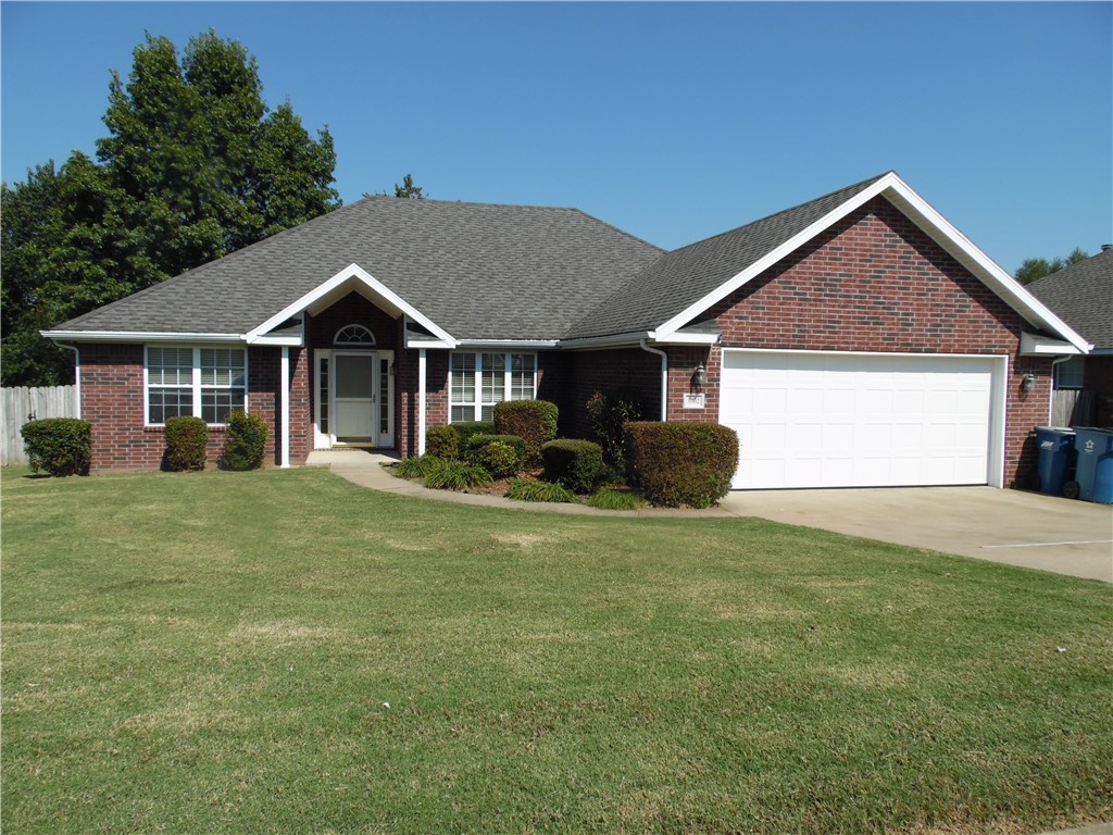 Great 3 bedroom 2 bathroom house with 2 car garage. No Cats.