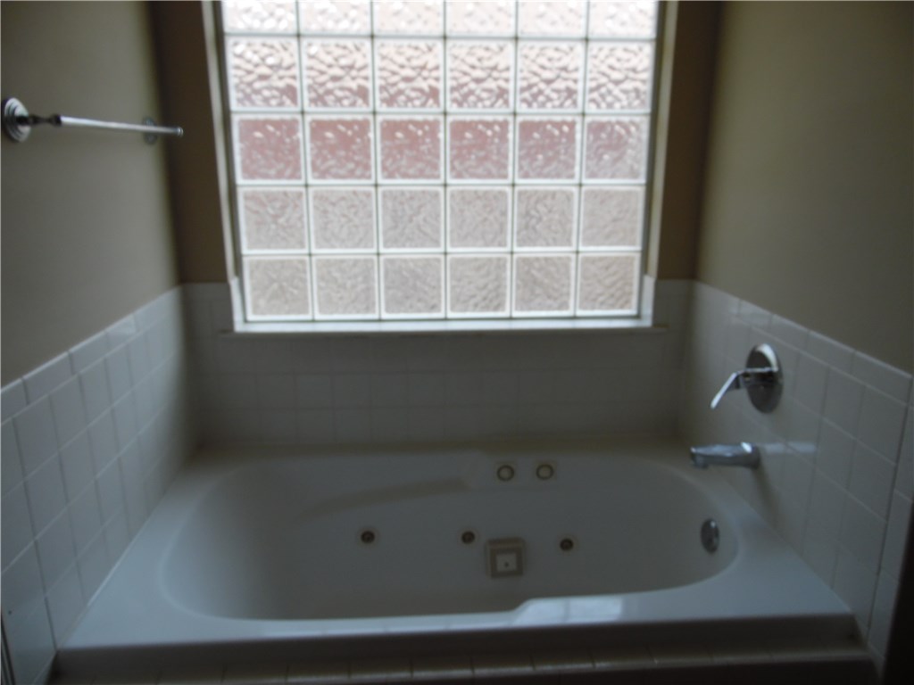 Tunbridge Wells Sub Bentonville - Residential Lease