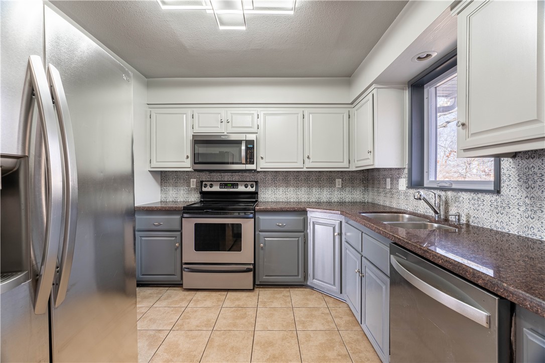 Brompton Courts Bvv - Residential Lease