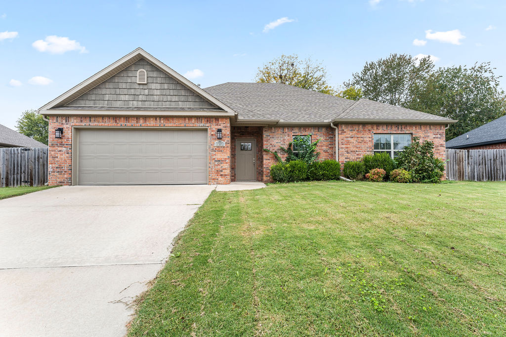 PH I THE WOODLANDS - Residential Lease