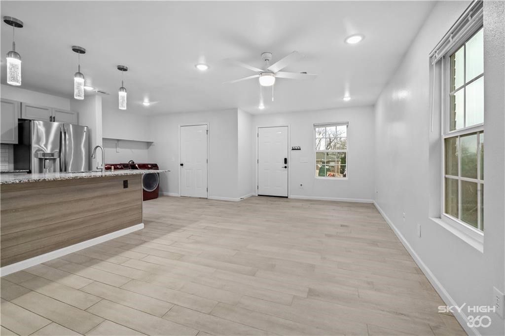 Cedarpoint Sub - Residential Lease