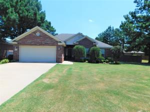 You won't find a nicer 4BR house for the money! This well built and lovingly maintained home is ready for a new family. Split bedroom plan, gorgeous vaulted ceiling, nice deck, fenced backyard, and so much more! Hurry, you'll want to see this one today.