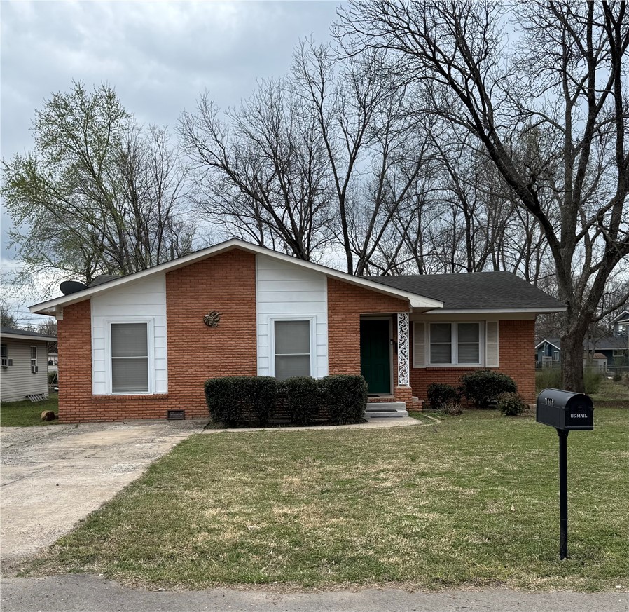 This well-maintained brick home features 2 spacious living areas and a variety of recent updates that make it move-in ready. Enjoy the warmth and style of beautiful bamboo flooring, along with a new water heater for added peace of mind. Over the past several years, the home has seen many improvements including updated windows, kitchen cabinets, and bathrooms, blending modern touches with comfortable living.
Backyard storage unit, current survey and conveniently located to elementary great option for families. This home has 2 living areas or 4 bedrooms.