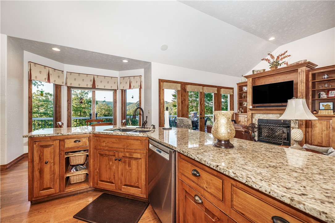 Unit 112 Holiday Island - Residential