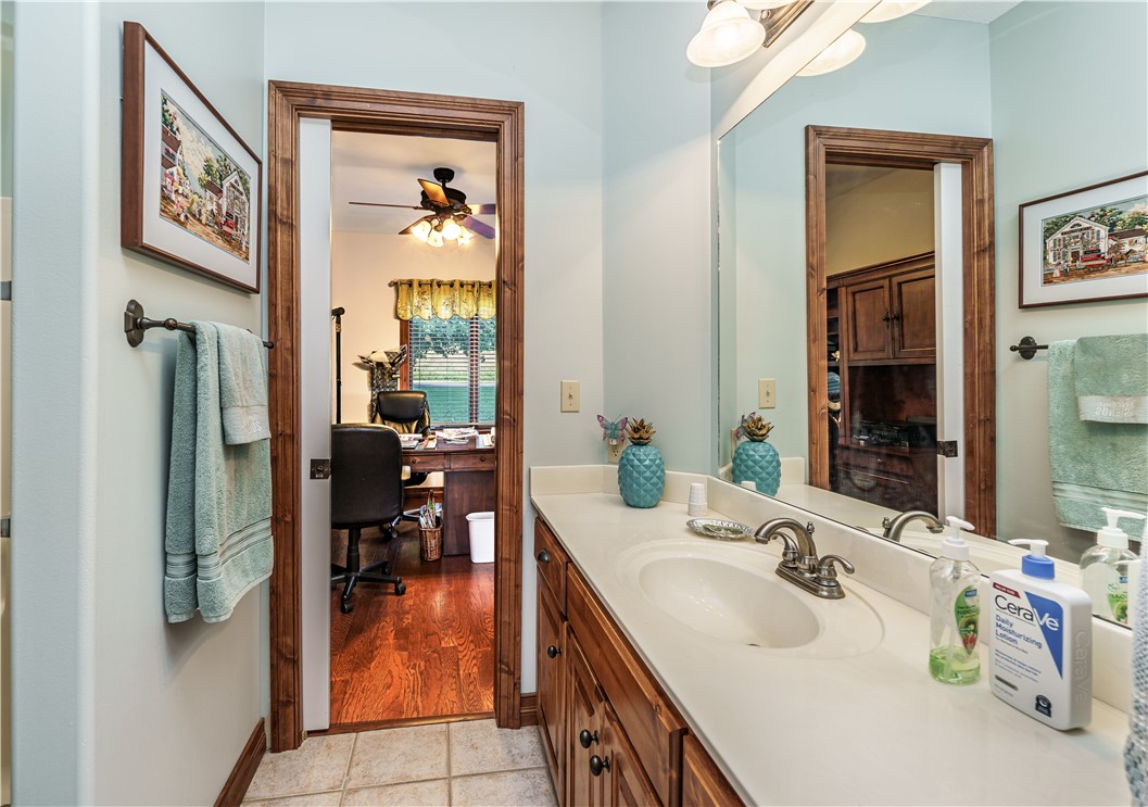 Unit 112 Holiday Island - Residential
