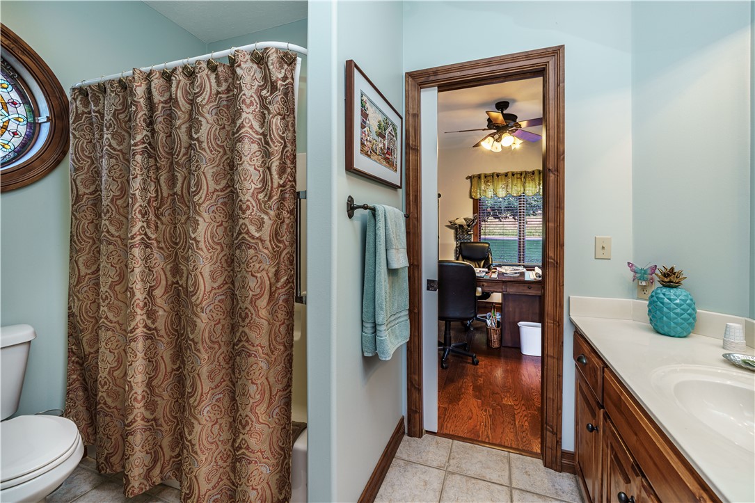 Unit 112 Holiday Island - Residential