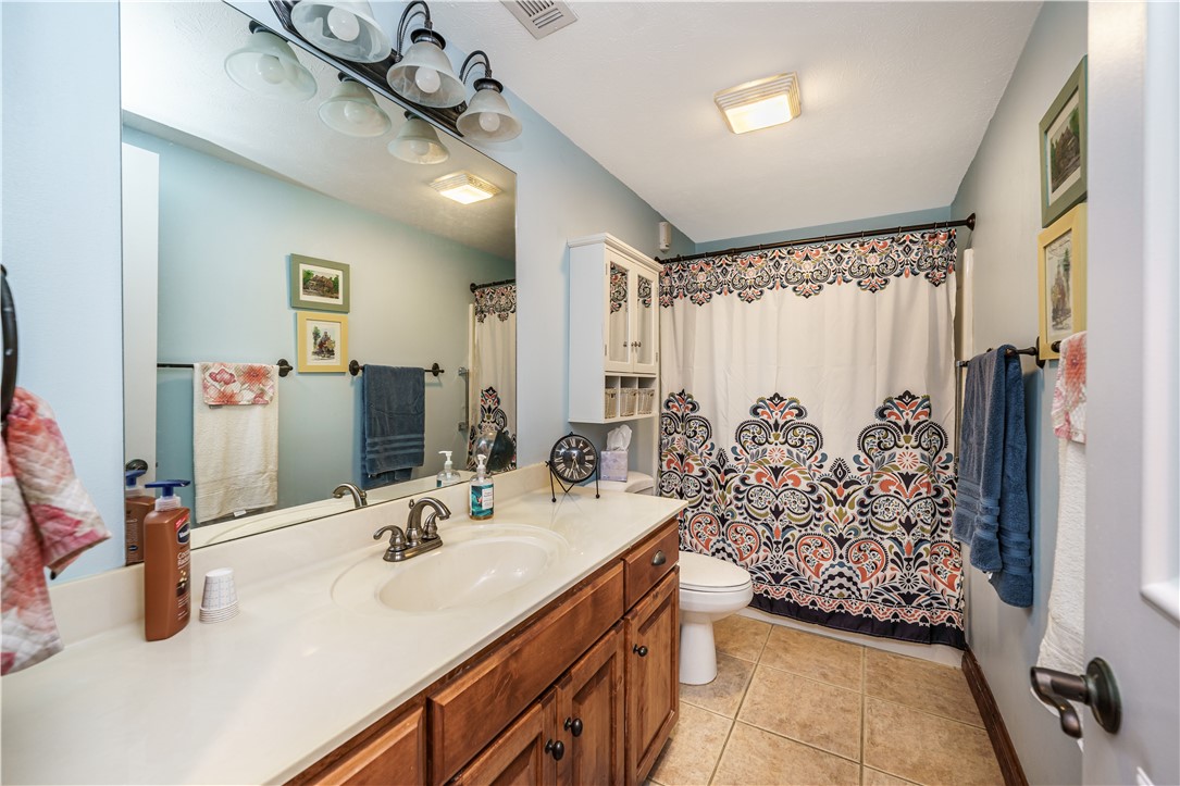 Unit 112 Holiday Island - Residential