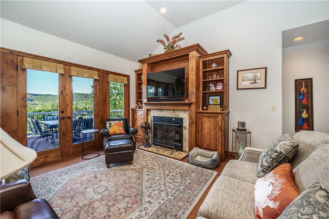 Unit 112 Holiday Island - Residential