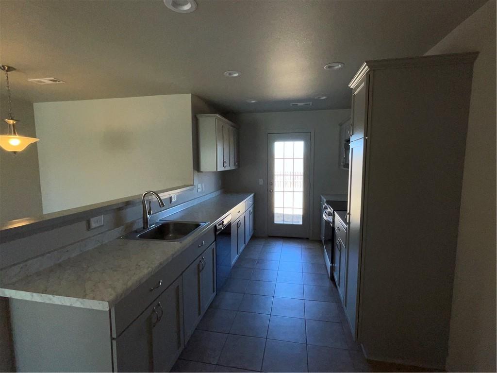 Sundowner - Residential Lease