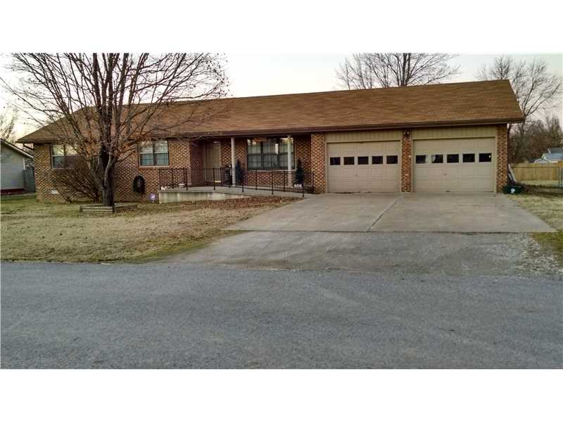 Spacious home in good condition w/ oak cabinets, newer stainless appliances, covered back deck, partial privacy /partial chain-link fenced back yard, Central Heat/Air and more. located on a dead end street.