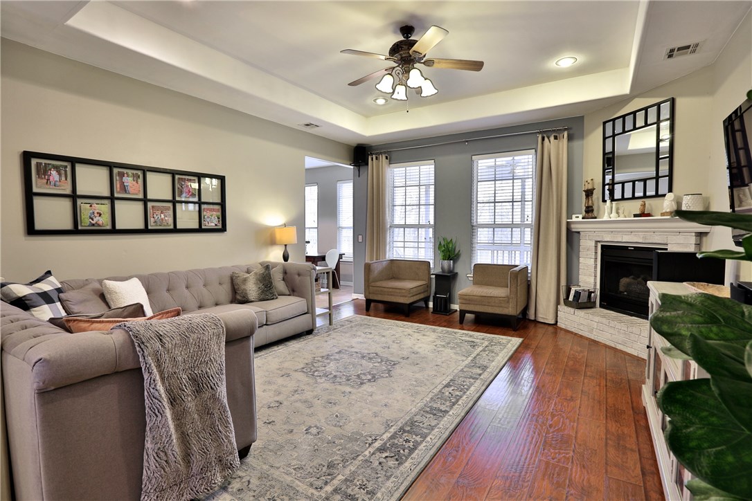 Exceptional open floorplan home in tranquil cul de sac, with private back deck to enjoy quiet mornings.  Take advantage of the nearby trails for a hike/bike ride or drive just minutes to the Bentonville Square for dining.  From 49, take 340 to Trafalgar then left on Bedford.  House is first house on the right in the cul de sac.  Property recently passed VA inspection and VA appraisal with flying colors.