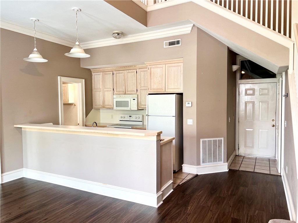 Campbell Ave Condos HPR - Residential Lease