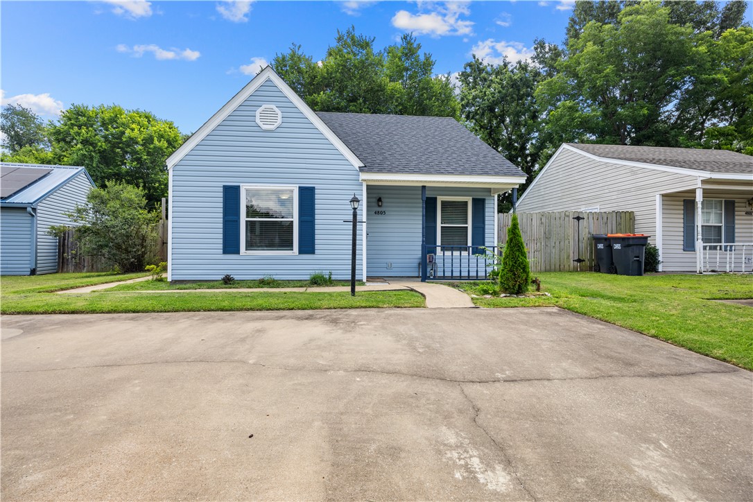 Move-in ready and thoughtfully updated, this low-maintenance home is tucked away in a quiet Springdale cul-de-sac. The single-level 2-bed, 1-bath layout features cathedral ceilings, an eat-in kitchen with a pantry, and a functional floor plan ideal for first-time buyers, downsizers, or investors. Enjoy standout curb appeal with brand-new siding (2025), a newer roof (2022), and a fenced backyard with a 96-sq-ft storage workshop. The updated kitchen showcases quartz countertops, new cabinetry (2023), and a premium electric range (2024) with the oven used only once. Freshly cleaned air ducts add even more peace of mind. Less than 2 miles from Lake Fayetteville Park trails and under 6 miles from the University of Arkansas. Pre-inspected for buyer confidence. Inspection report available upon request.