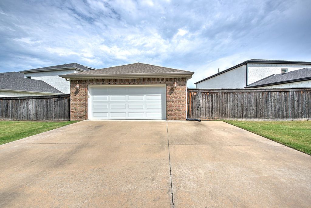 Town Homes At Forest Hills - Residential
