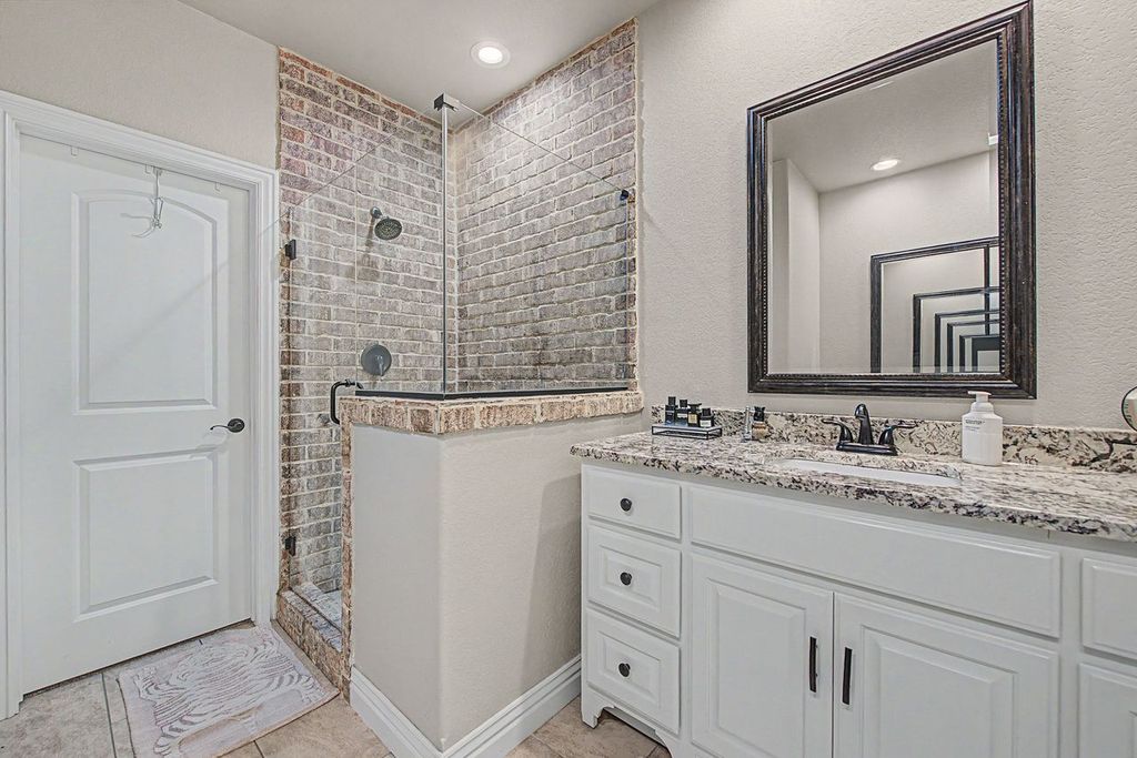 Town Homes At Forest Hills - Residential