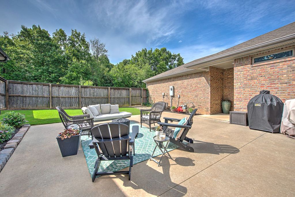 Town Homes At Forest Hills - Residential