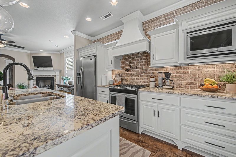 Town Homes At Forest Hills - Residential