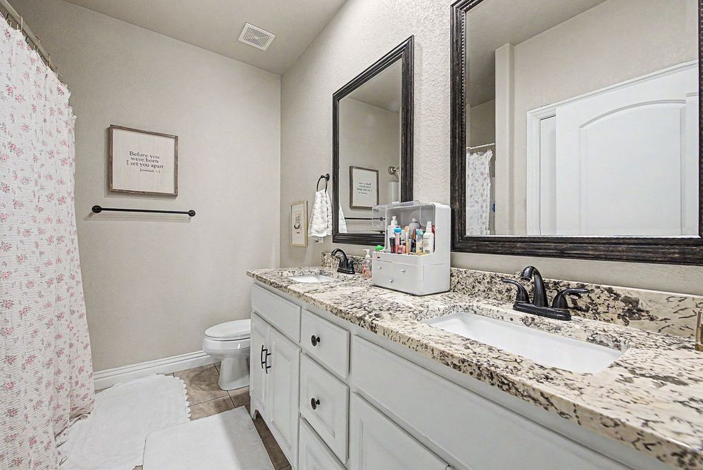Town Homes At Forest Hills - Residential