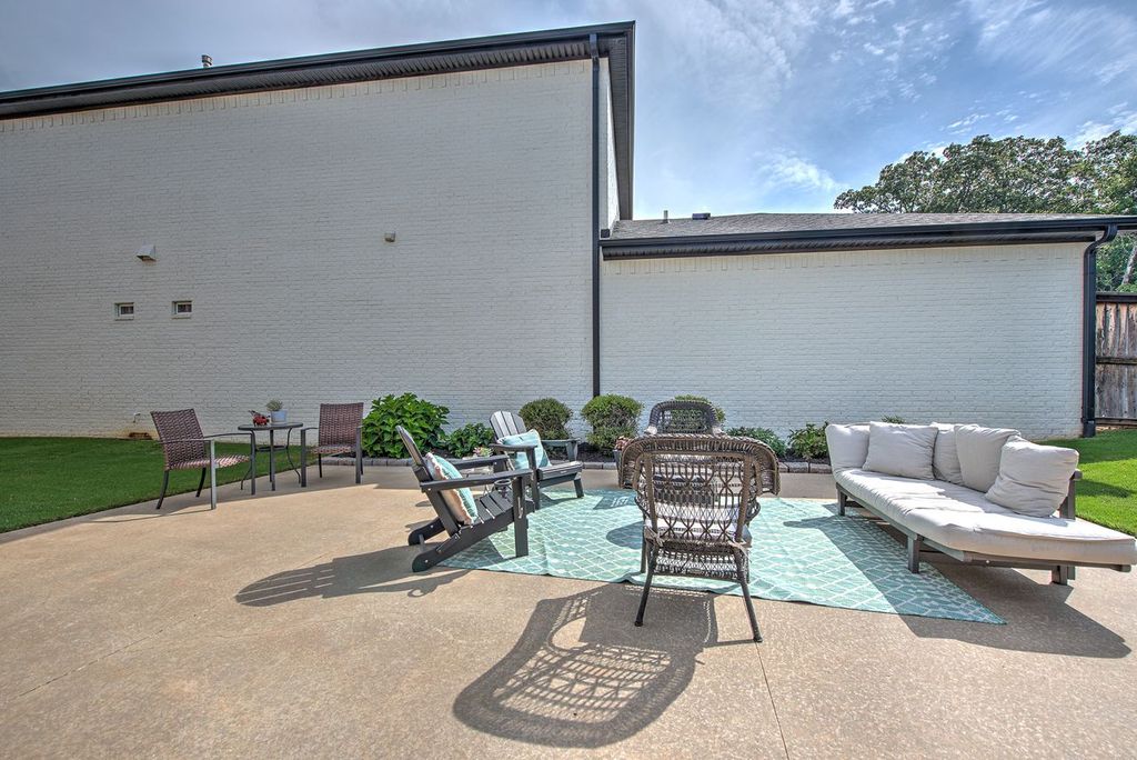 Town Homes At Forest Hills - Residential